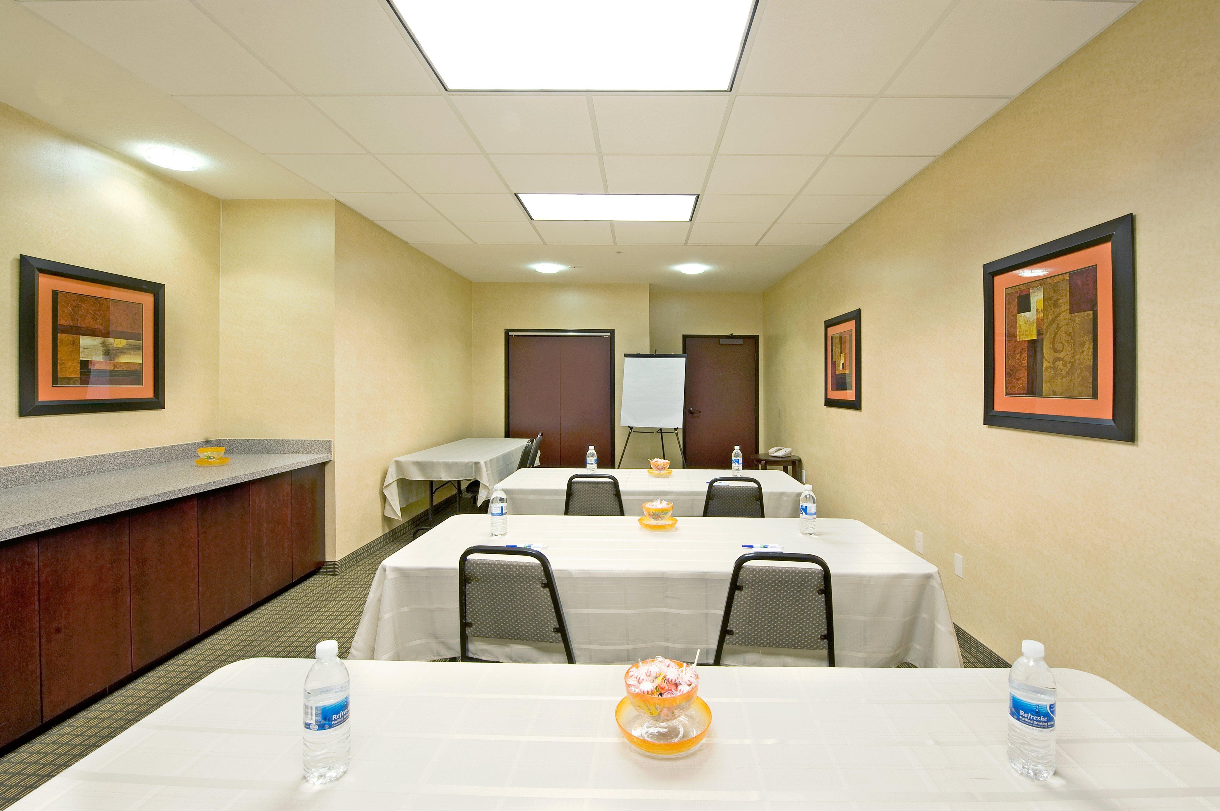 Holiday Inn Express & Suites Уиллкокс Экстерьер фото