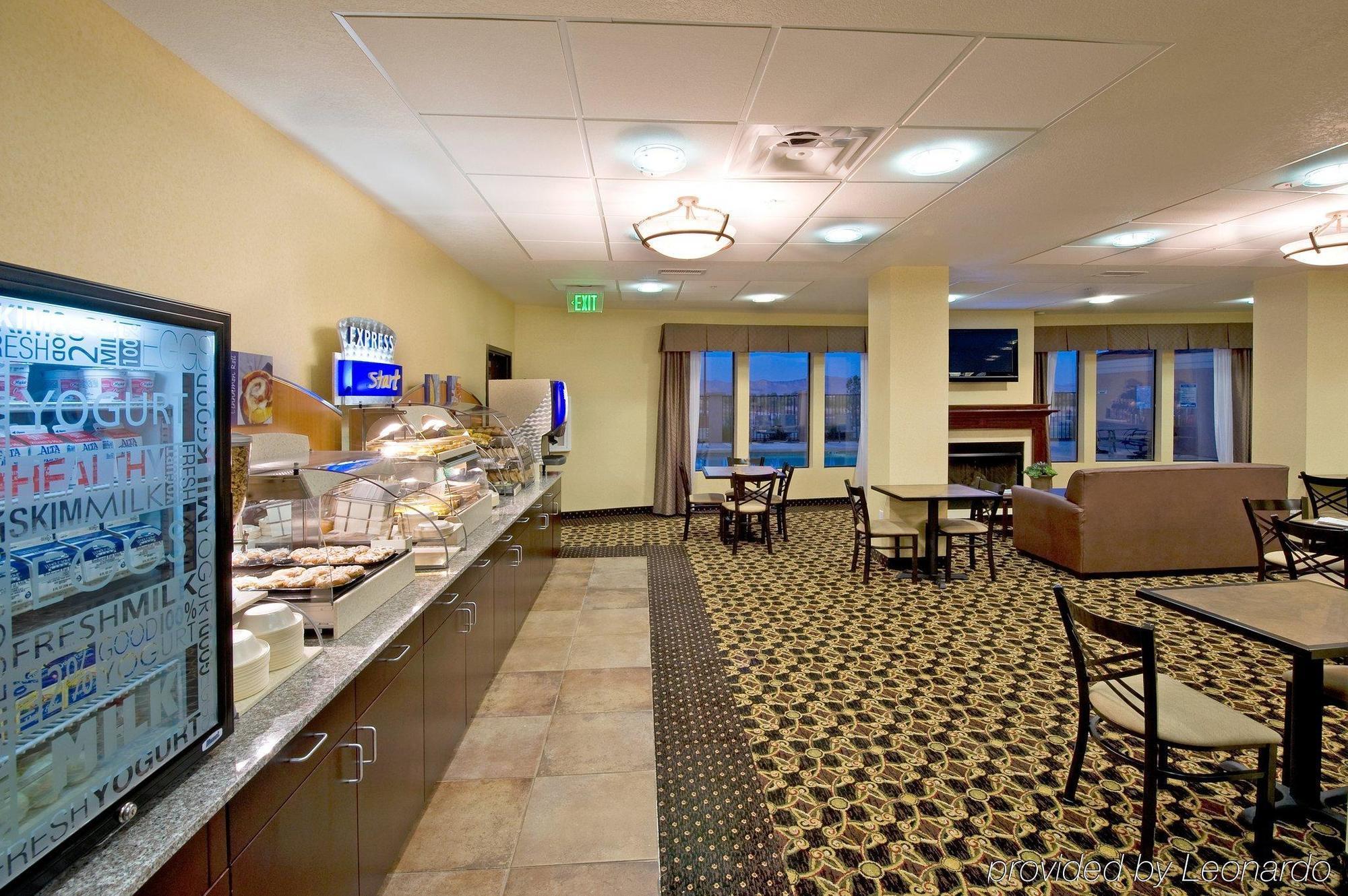 Holiday Inn Express & Suites Уиллкокс Экстерьер фото